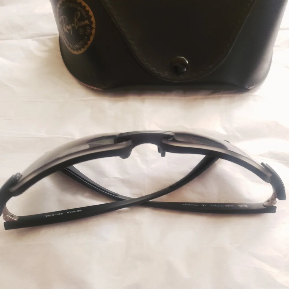 Vintage Ray Ban RB4048 with case